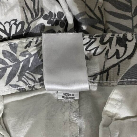 Old Navy Pixie Shorts Size 12 Regular Gray & White Floral Print Stretch Cotton - Picture 10 of 12